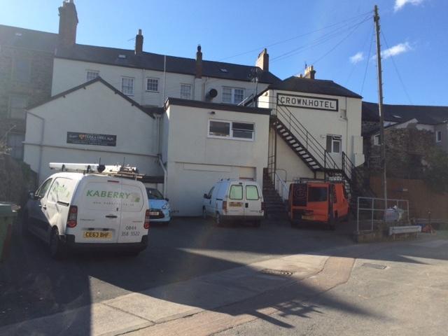 Crown Hotel Pwllheli Exterior photo