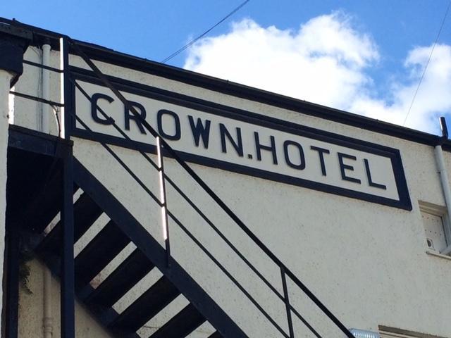 Crown Hotel Pwllheli Exterior photo