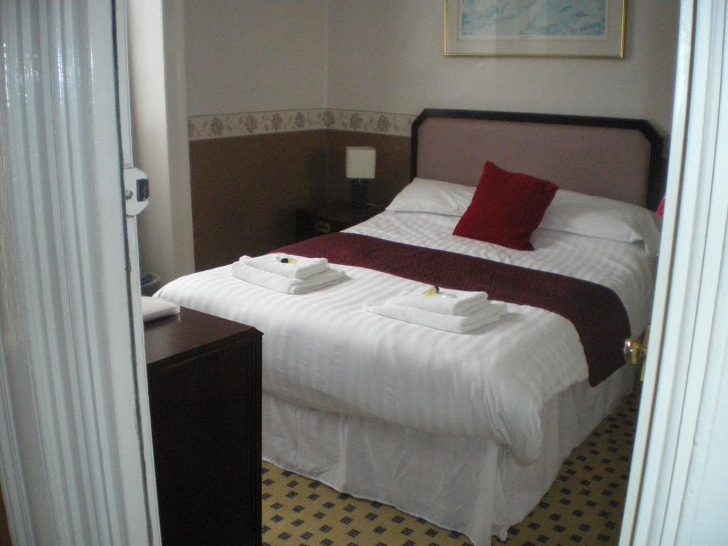 Crown Hotel Pwllheli Room photo