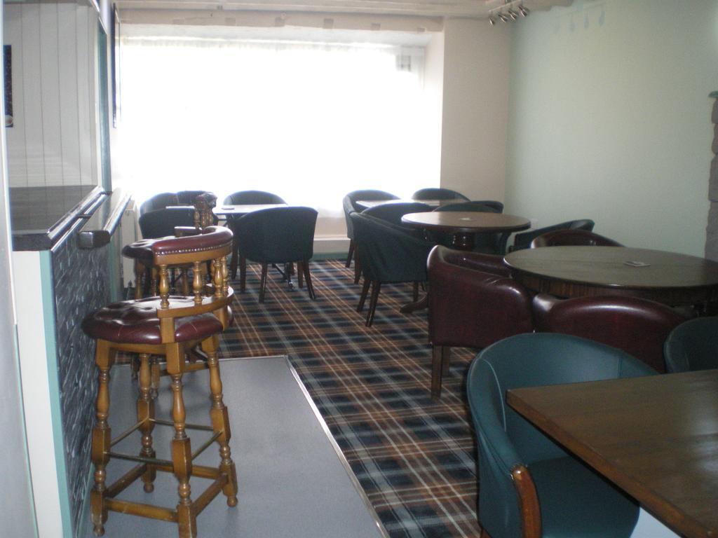 Crown Hotel Pwllheli Exterior photo
